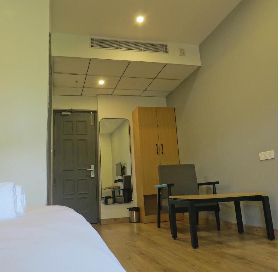Sm Hives Hotel Bhubaneswar Eksteriør billede